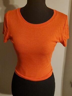 Bozzolo Orange Ribbed Crop Tee
